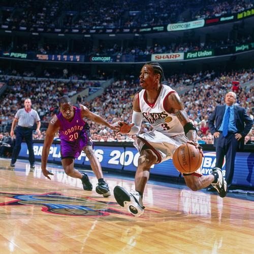 欧冠92年改制后戴帽数前10：梅西、C罗8次第1，姆巴佩5次第4（自1992年改制以来欧冠帽子戏法次数前十：梅西、C罗各8次并列第1，姆巴佩5次第4）