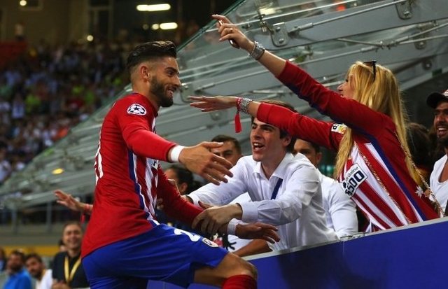 记者：曼联19岁前锋惠特利将租借加盟英甲北安普顿（记者：曼联19岁小将惠特利将以租借身份加盟英甲北安普顿）