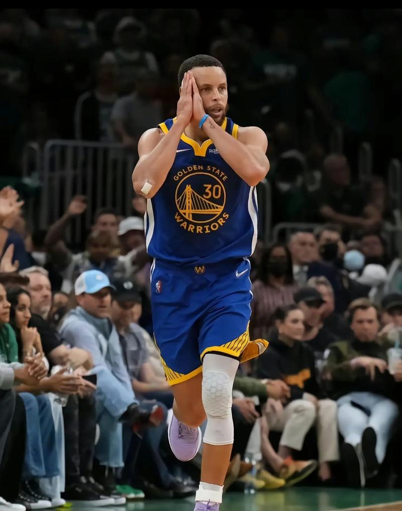 塔雷：拥有魔笛这样的导师是亚沙里的优势，我们对他充满信心（塔雷：有魔笛指点是亚沙里的一大优势，我们对他信心十足）