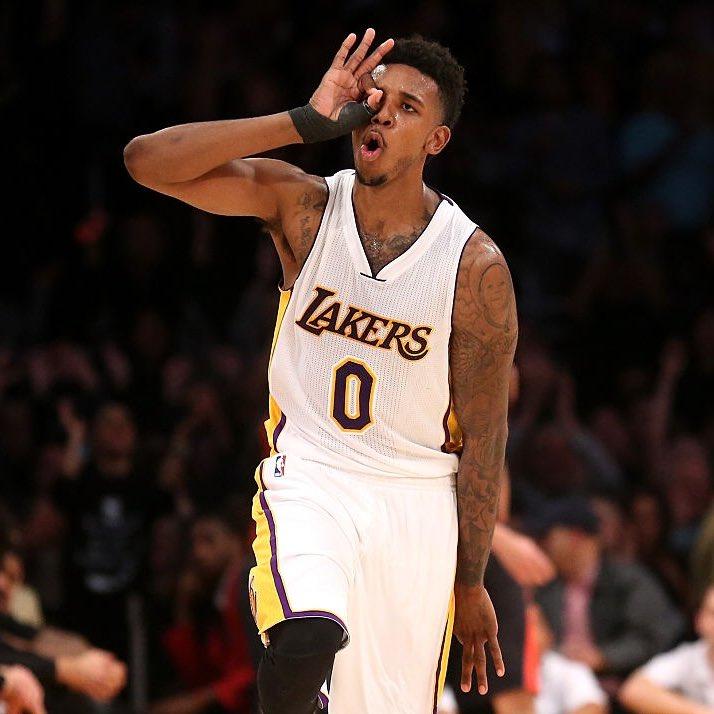 利物浦边锋强势发挥主宰比赛（利物浦翼锋火力全开统治全场）